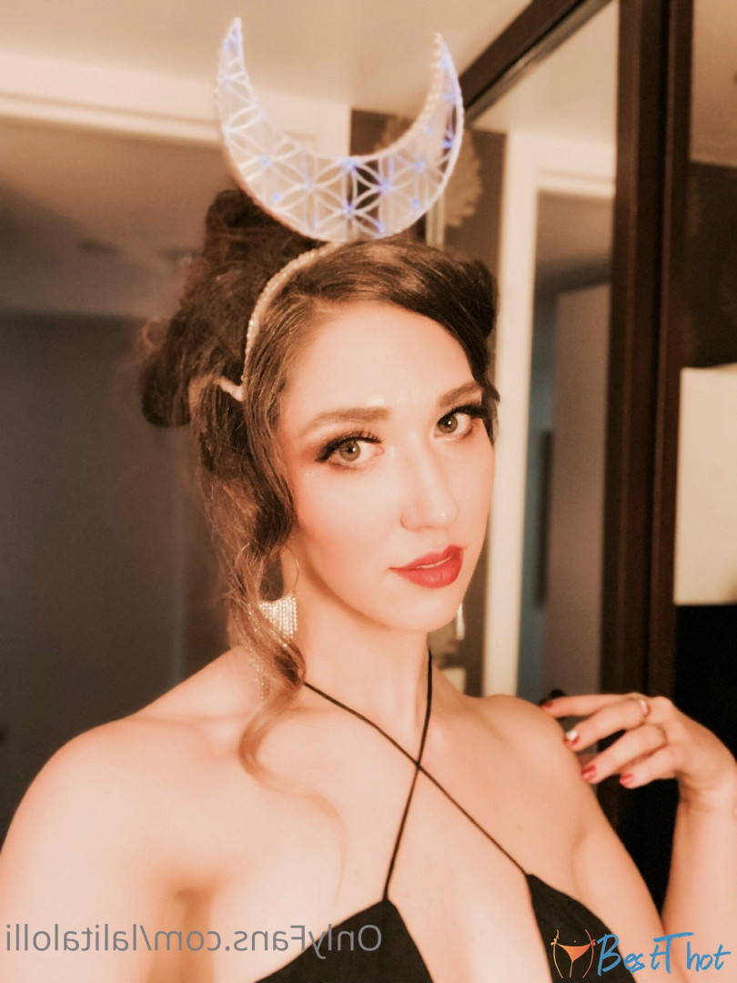 Photo by venusyourgod published on January 11,2025 08:00:55 - BestThots