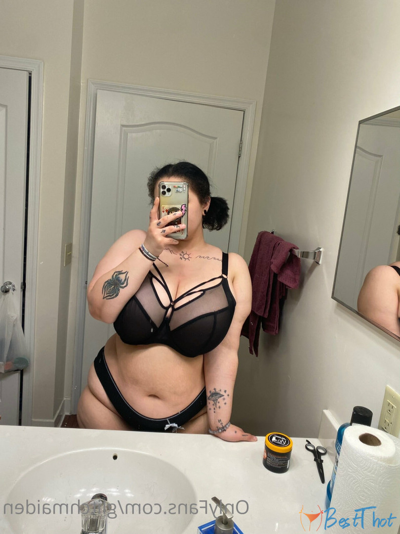 Photo by glitchmaiden published on January 11,2025 10:01:41 - BestThots