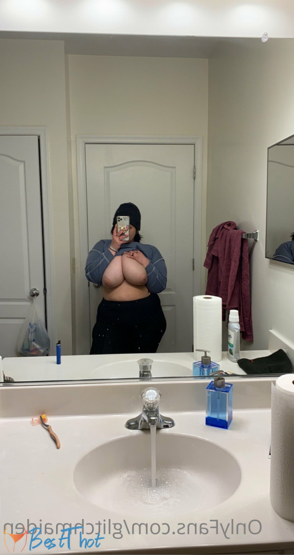 Photo by glitchmaiden published on January 11,2025 10:01:48 - BestThots