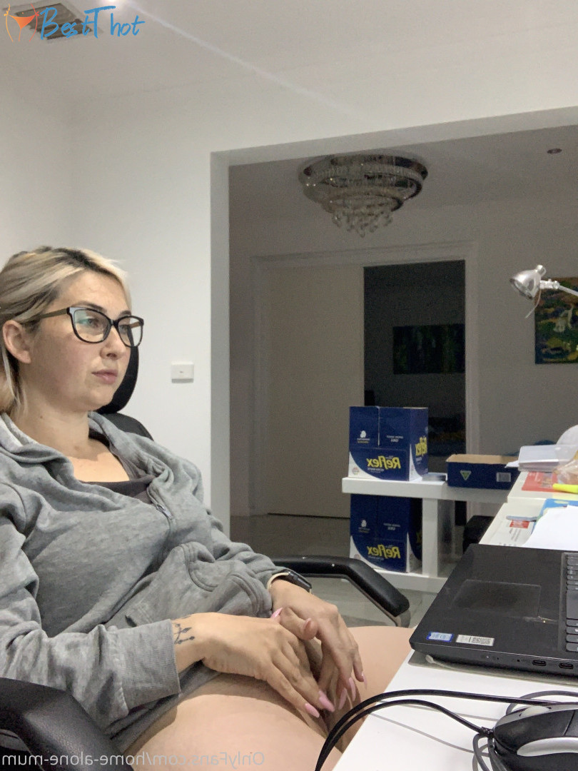 home-alone-mum #9656502