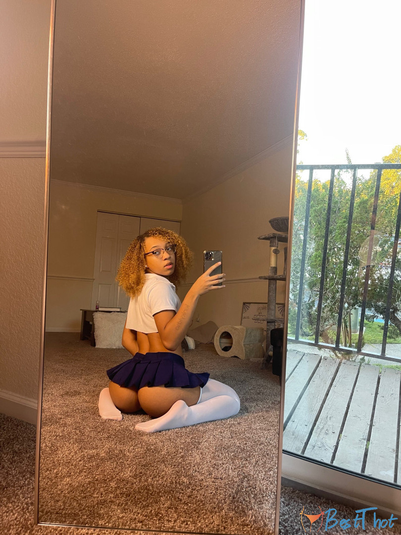 Photo by kinkykha published on January 11,2025 19:01:41 - BestThots