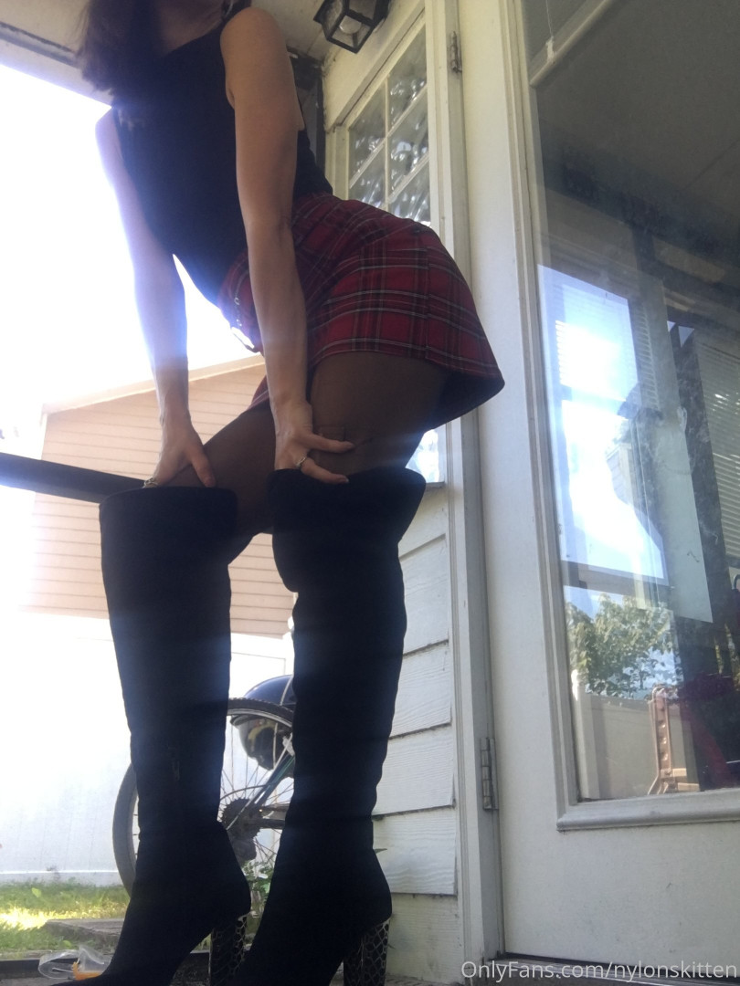 Photo by nylonskitten published on June 22,2023 18:30:27 - BestThots