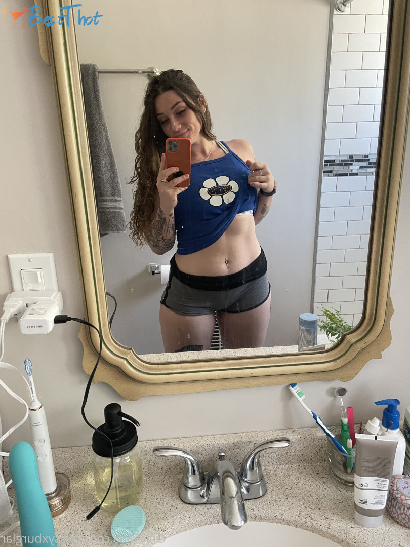 Photo by pussyxburglar published on January 12,2025 14:00:06 - BestThots