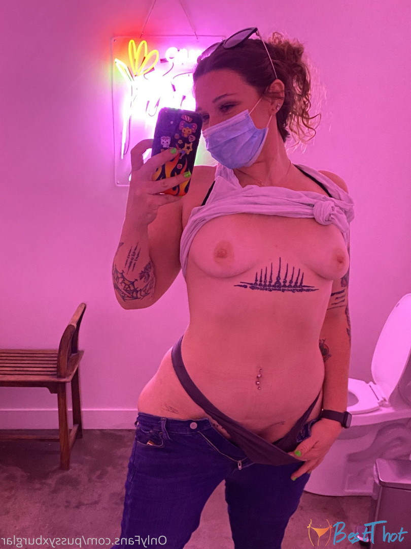 Photo by pussyxburglar published on January 12,2025 14:00:07 - BestThots