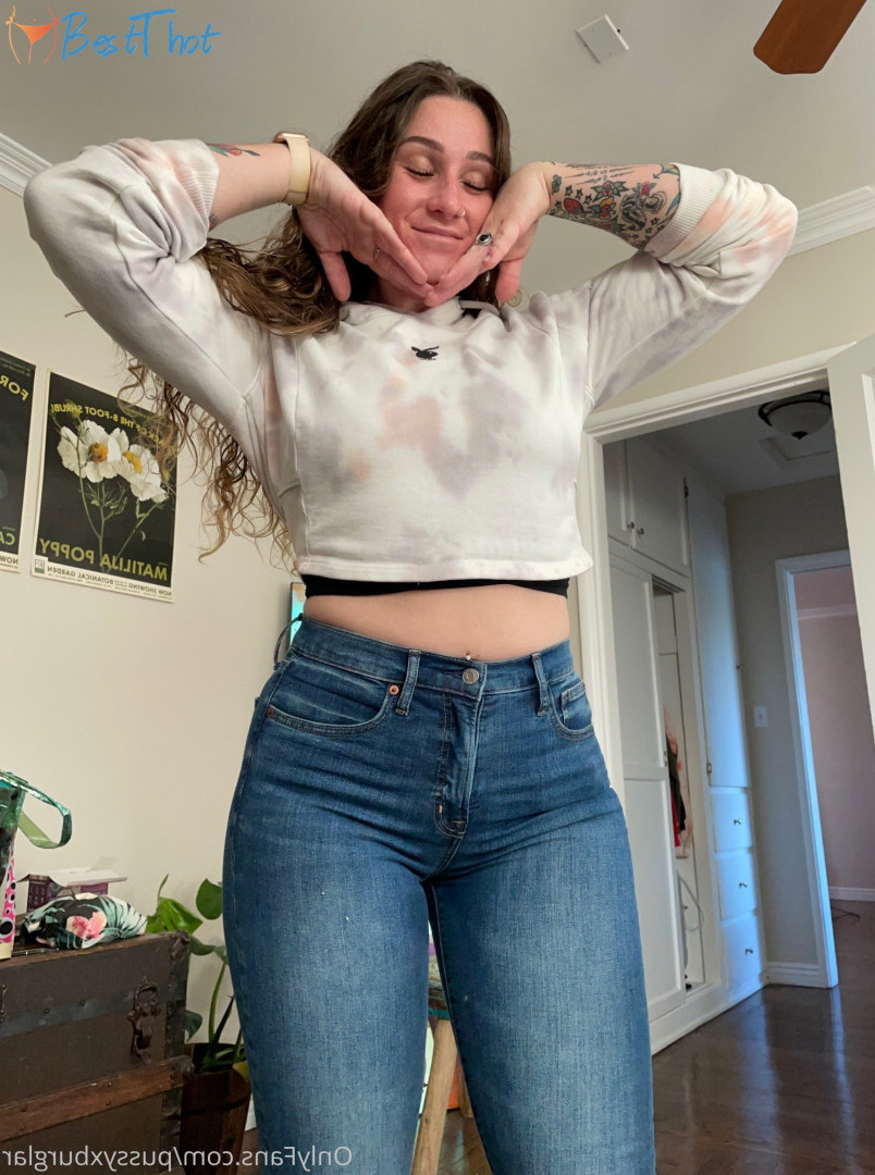 Photo by pussyxburglar published on January 12,2025 14:00:31 - BestThots