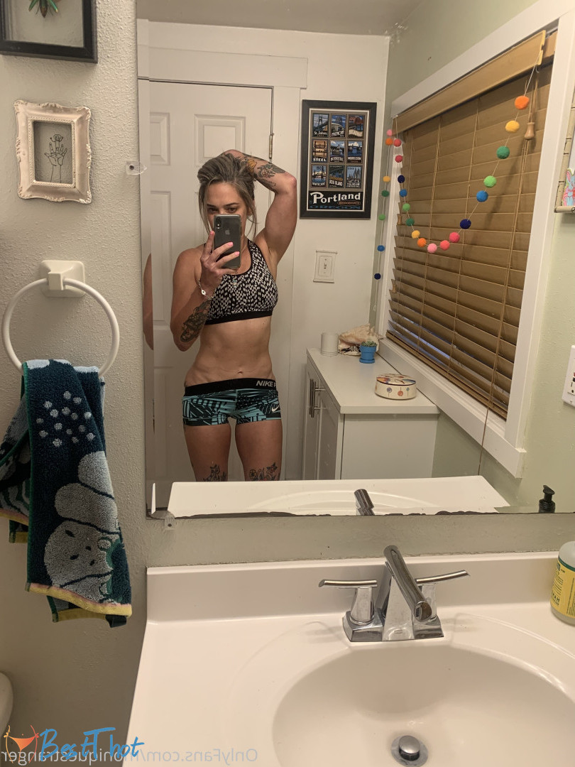 Photo by moniquestranger published on January 12,2025 18:00:54 - BestThots