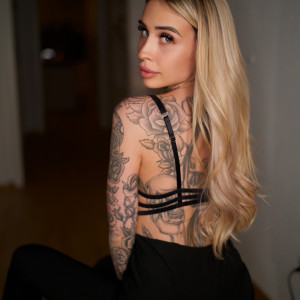 haileyj.une #6258252