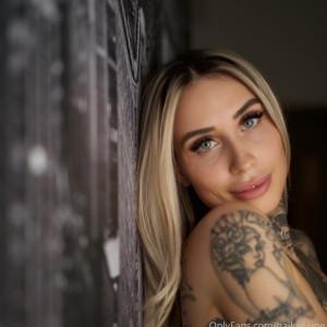 haileyj.une #6258631