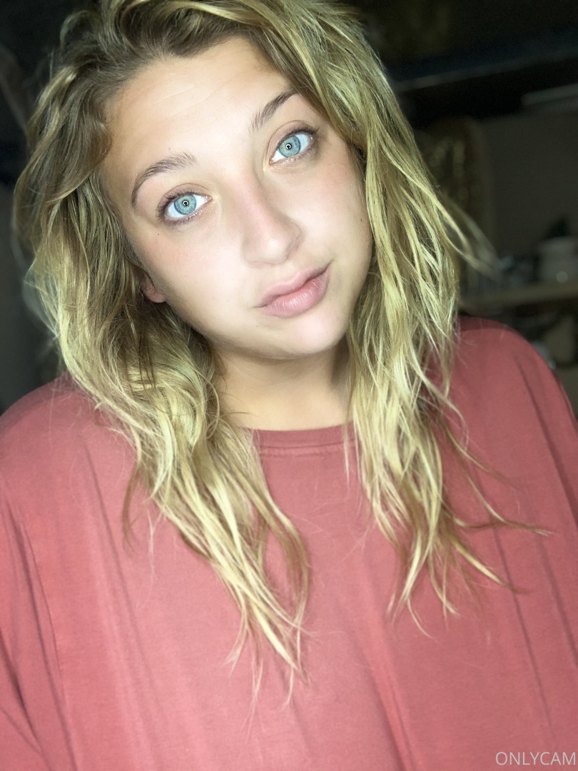 Photo by cambriacurves published on January 4,2024 20:53:45 - BestThots