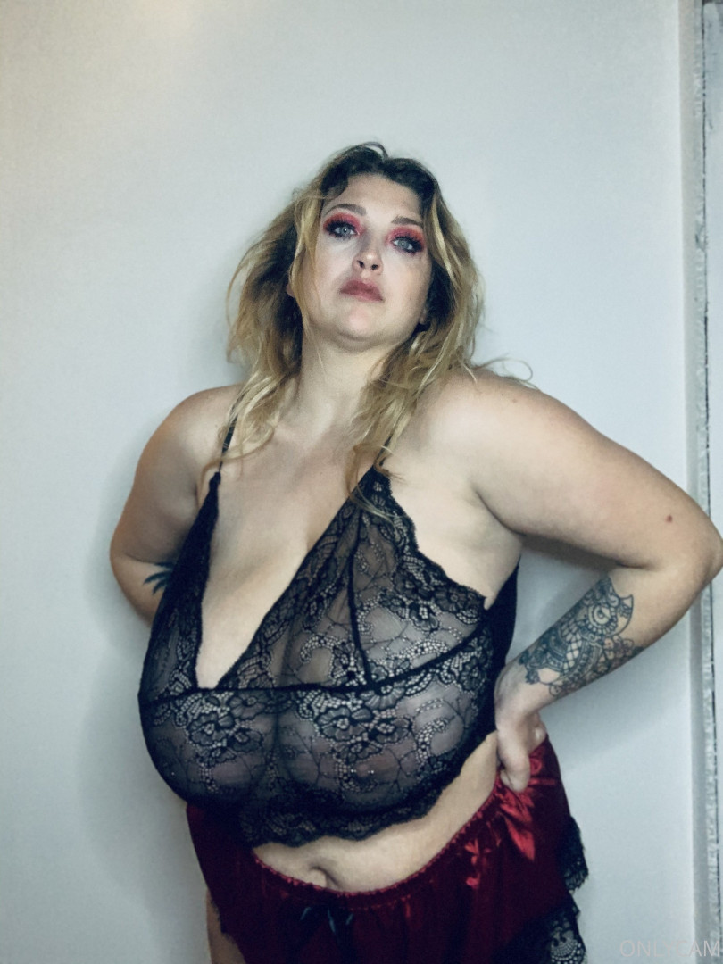Photo by cambriacurves published on January 4,2024 20:54:34 - BestThots
