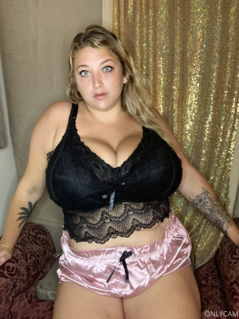 Photo by cambriacurves published on January 4,2024 20:56:47 - BestThots