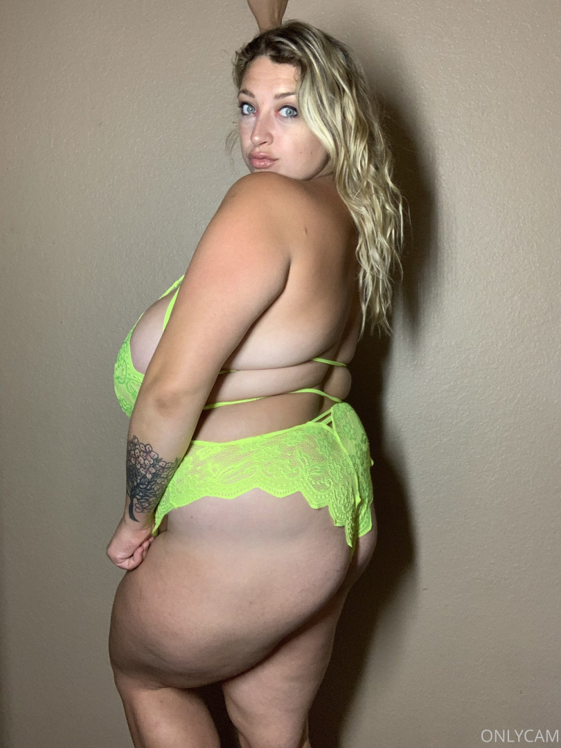 Photo by cambriacurves published on January 4,2024 20:56:55 - BestThots