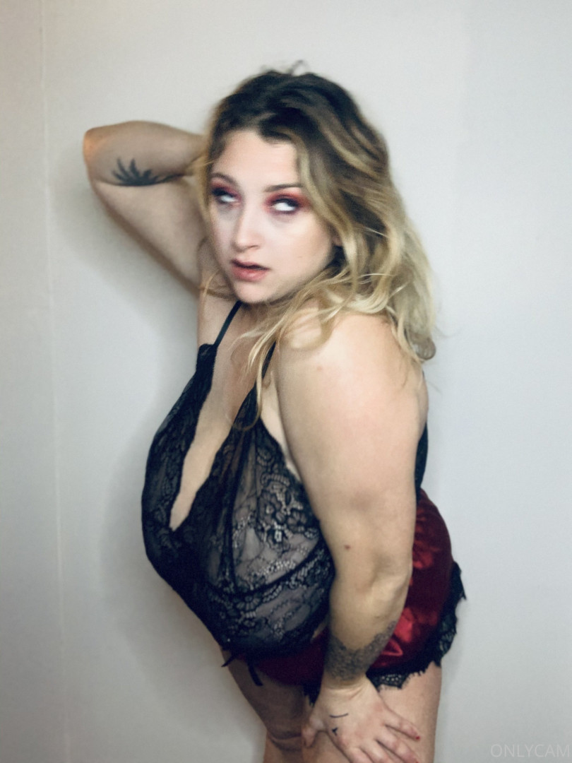 Photo by cambriacurves published on January 4,2024 21:01:28 - BestThots