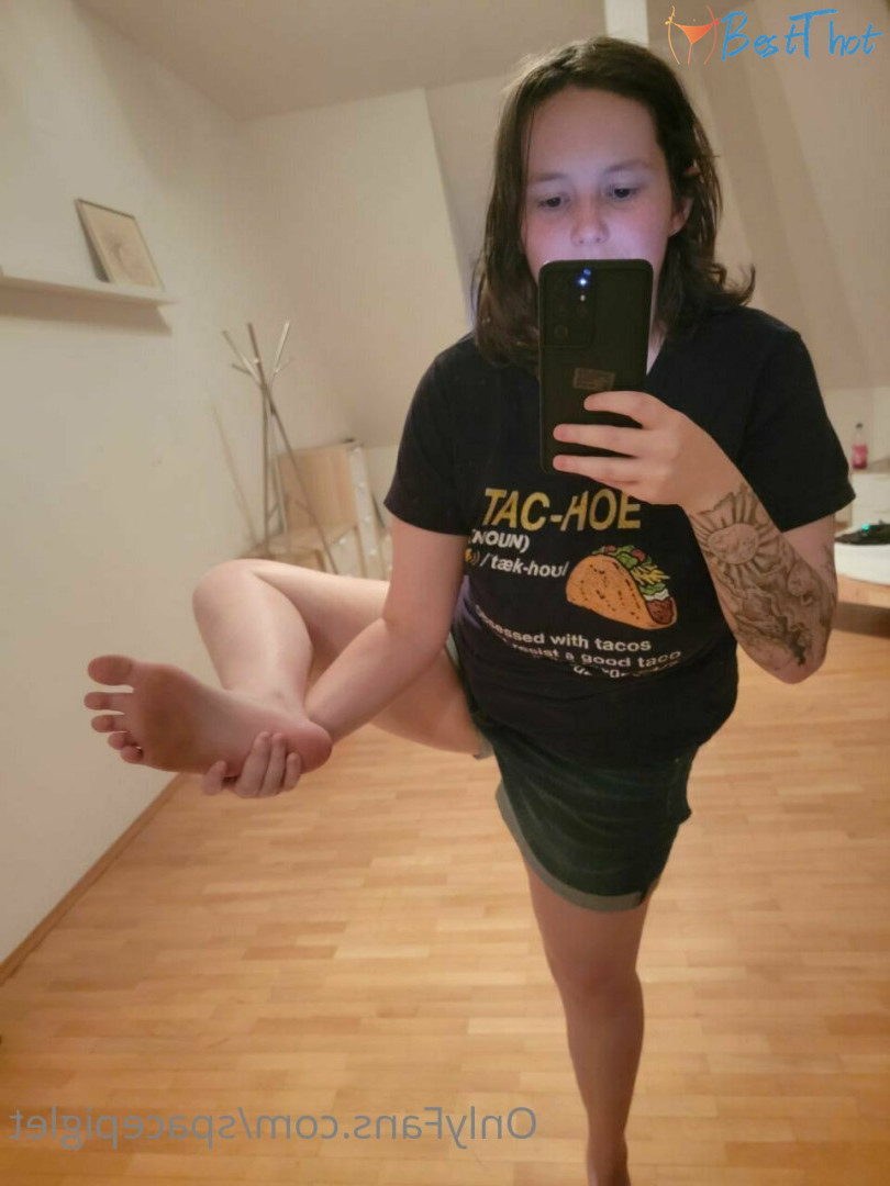 Photo by spacepiglet published on January 14,2025 06:00:51 - BestThots