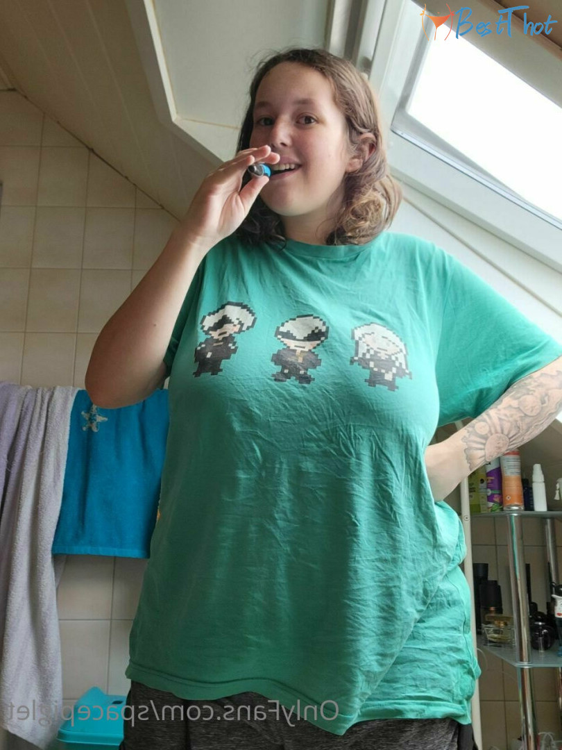 Photo by spacepiglet published on January 14,2025 06:00:54 - BestThots