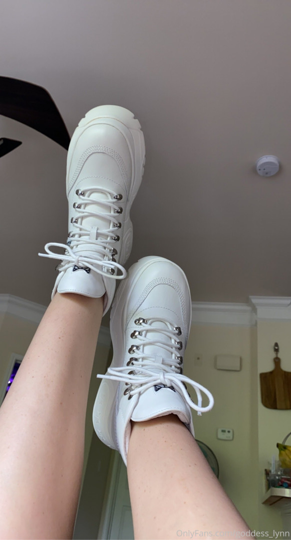 Photo by goddess_lynn published on August 30,2023 00:30:25 - BestThots