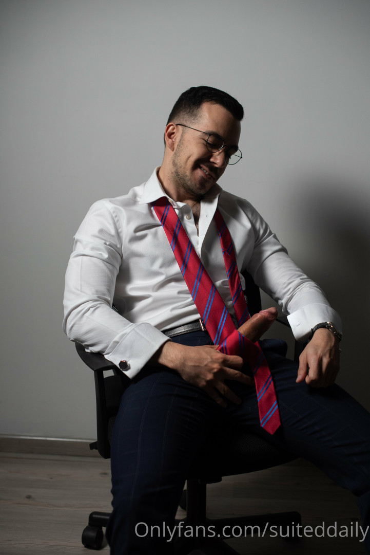 Photo by suiteddaily published on May 17,2023 13:17:31 - BestThots