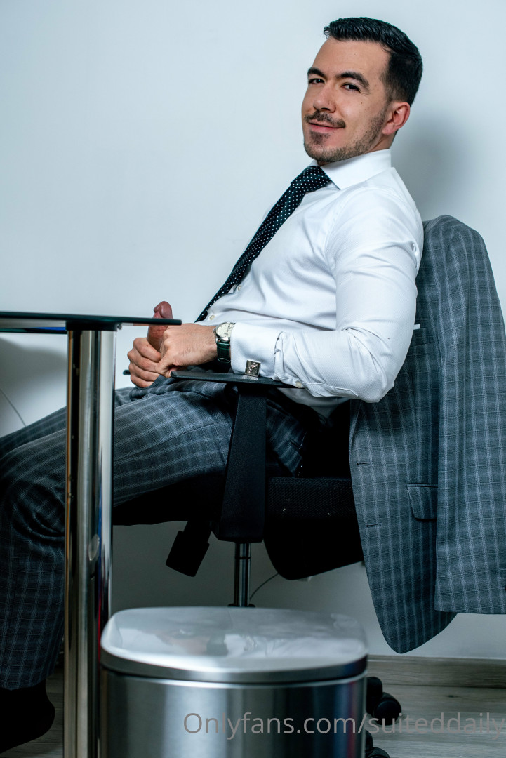 Photo by suiteddaily published on May 17,2023 13:17:52 - BestThots