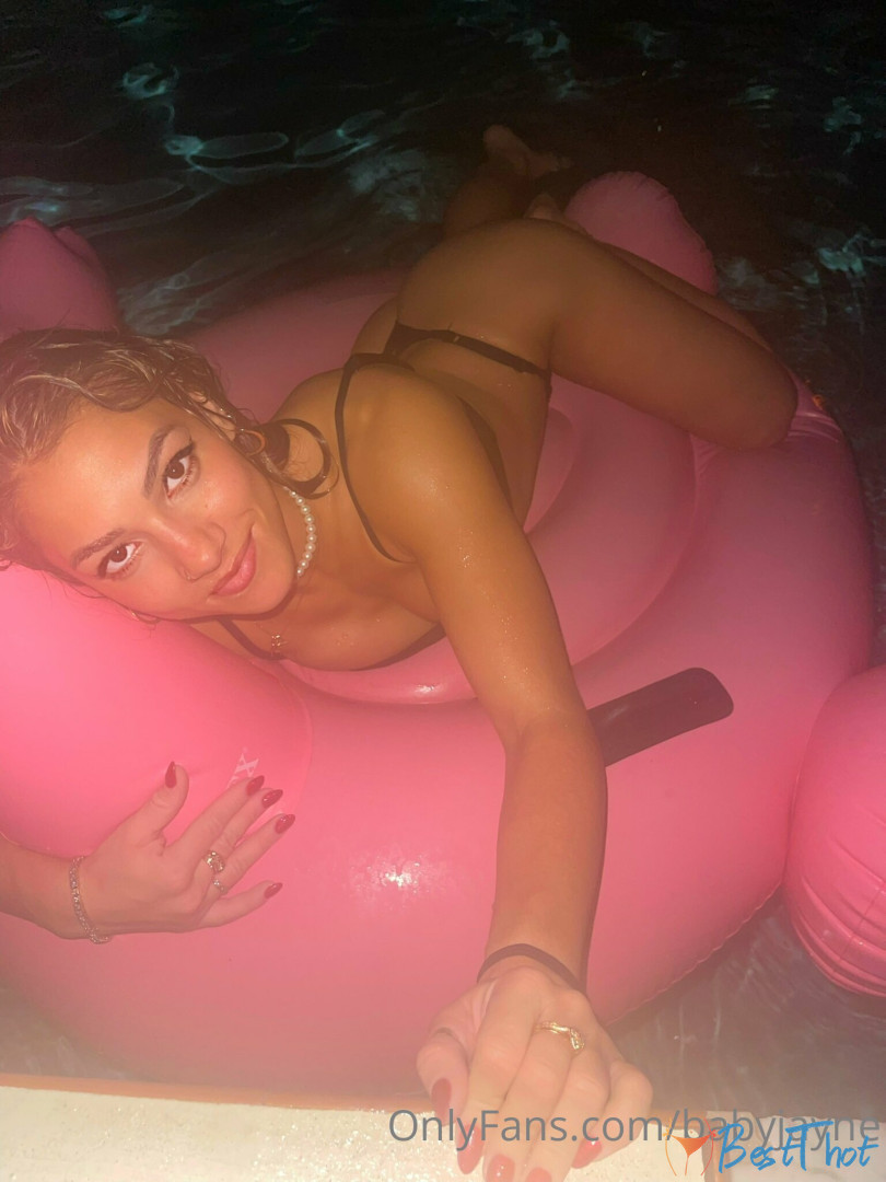 Photo by thatfloridagirl published on January 22,2025 16:00:35 - BestThots