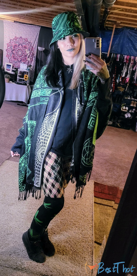 Photo by lilkinkyykittenn-mvp published on January 24,2025 04:01:57 - BestThots