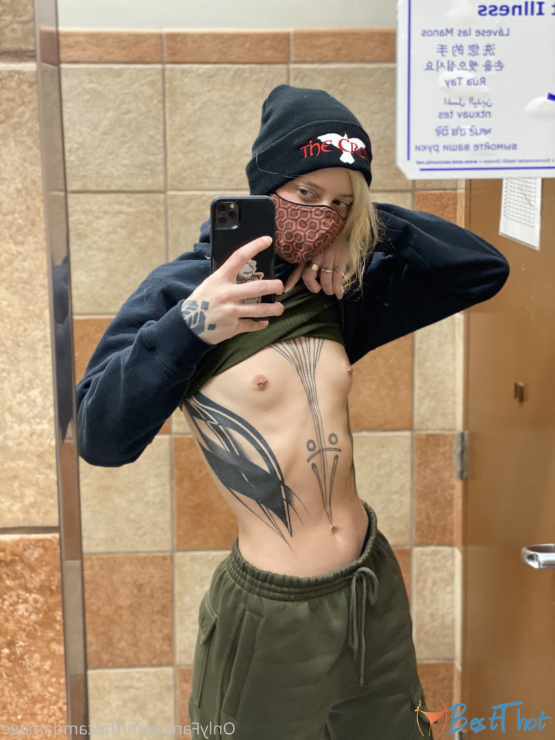 Photo by thecamdamage published on December 21,2024 04:10:39 - BestThots