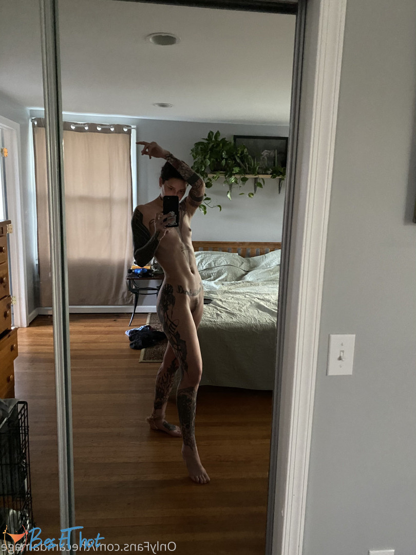 Photo by thecamdamage published on December 21,2024 06:07:35 - BestThots