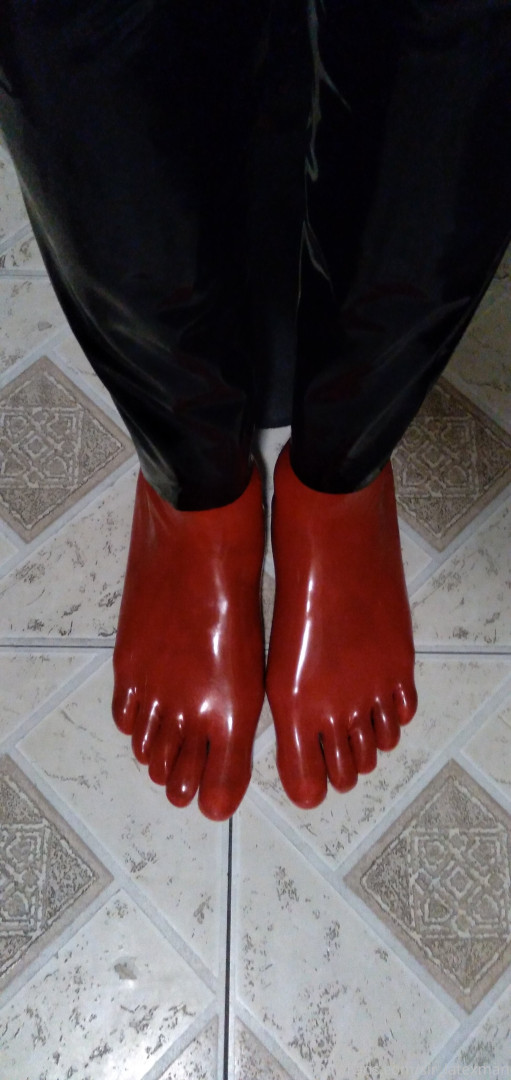 Photo by sir_latexman published on May 18,2023 00:12:03 - BestThots