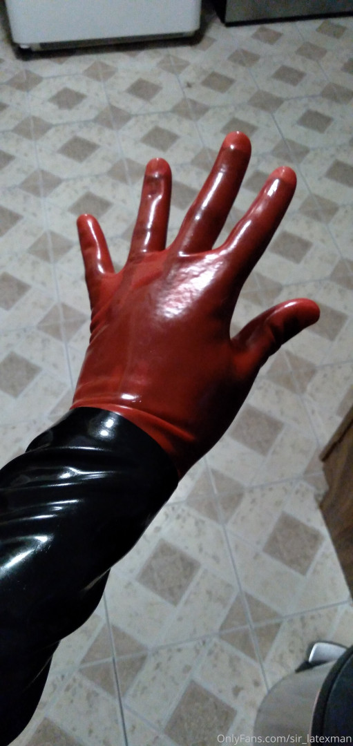 Photo by sir_latexman published on May 18,2023 00:12:10 - BestThots