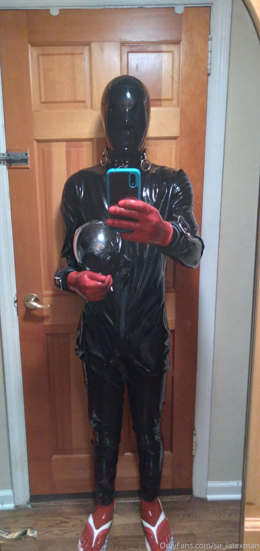 Photo by sir_latexman published on May 18,2023 00:13:15 - BestThots