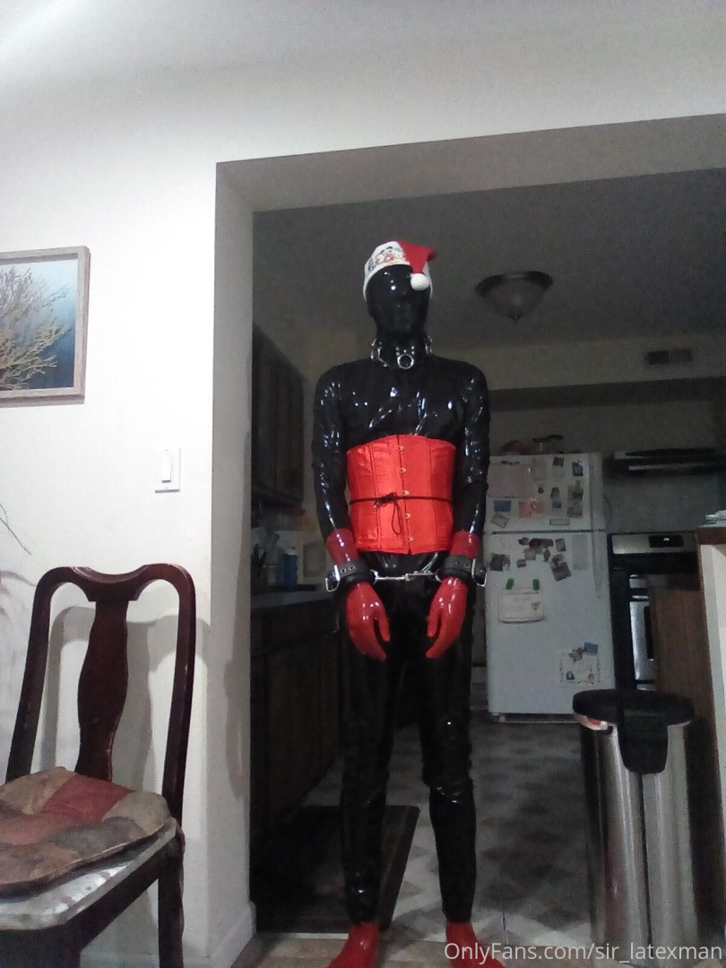 Photo by sir_latexman published on May 18,2023 00:13:36 - BestThots