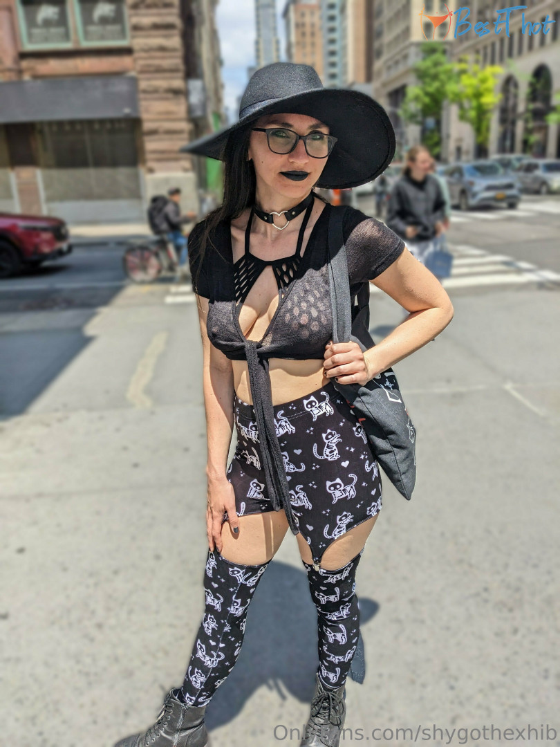 Photo by shygothsecrets published on January 24,2025 18:01:29 - BestThots