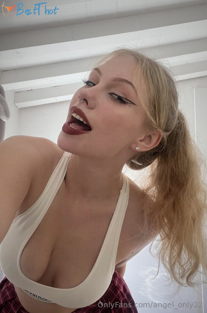 Photo by lusty-angel777 published on January 24,2025 20:02:58 - BestThots