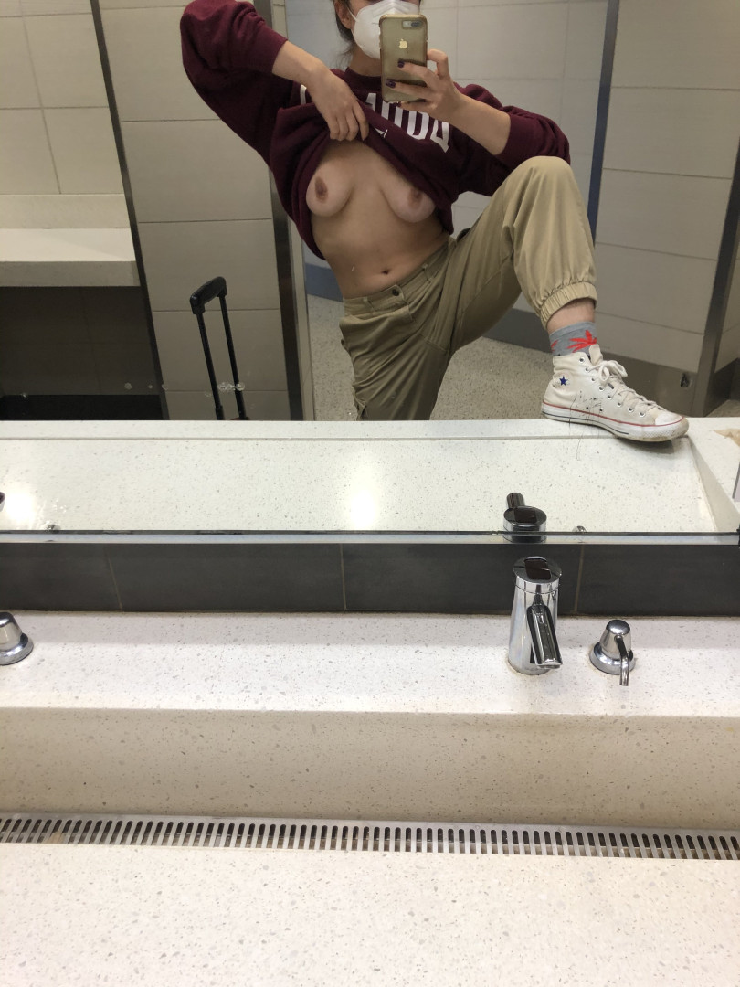 Photo by horny_hippie_ published on October 12,2023 17:11:08 - BestThots