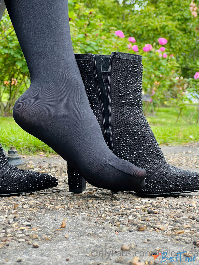 Photo by nylonbea published on January 25,2025 22:00:34 - BestThots