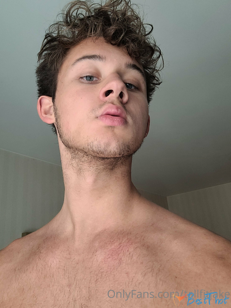 Photo by tallfitjake published on January 25,2025 15:01:59 - BestThots