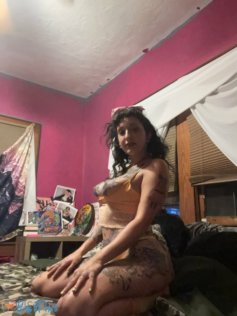 Photo by lovelygia published on December 13,2024 20:04:33 - BestThots