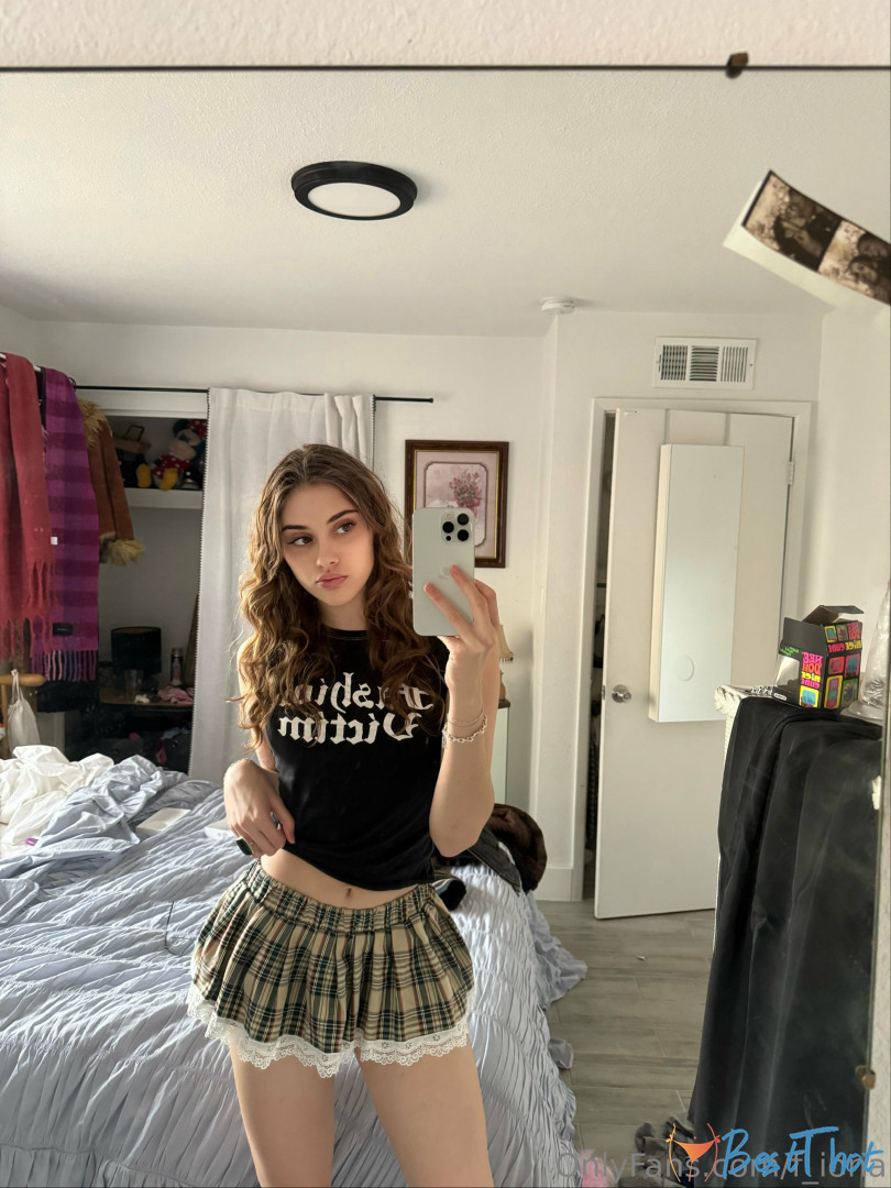 Photo by f-iona published on January 25,2025 20:01:41 - BestThots