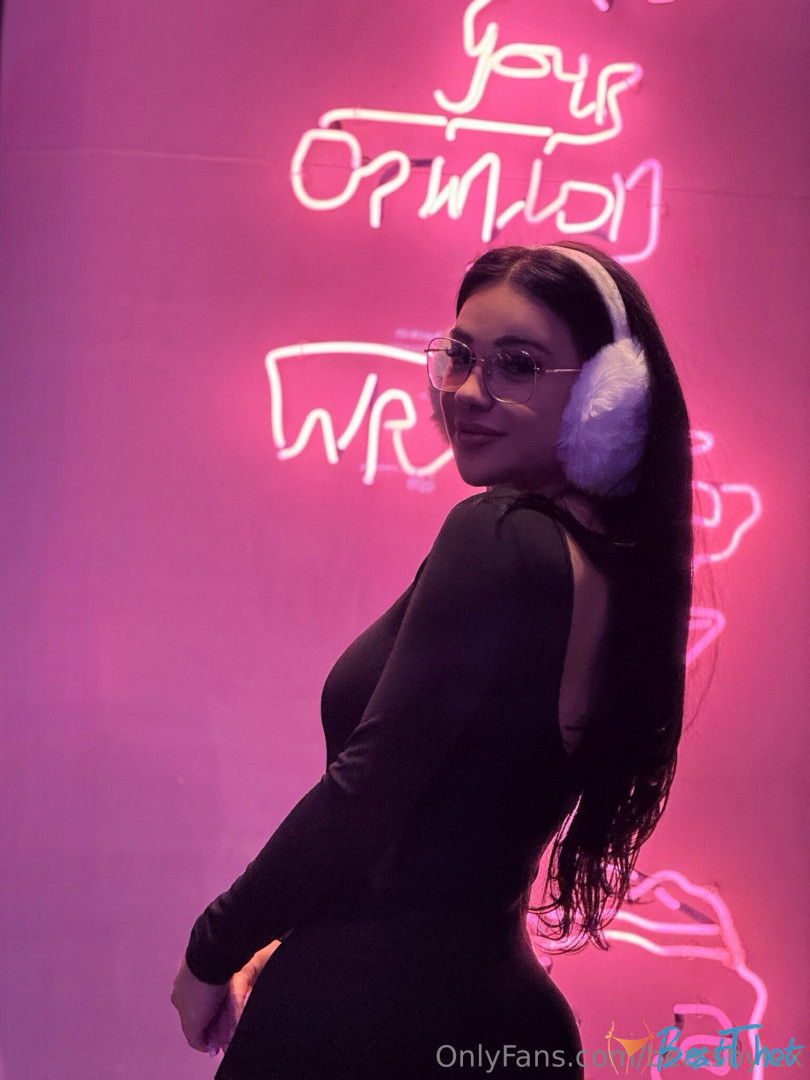 Photo by francesca-official published on January 25,2025 23:00:52 - BestThots