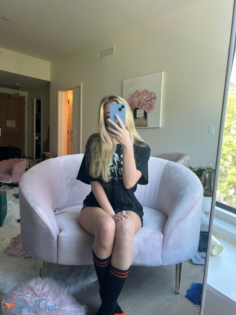 rileymaetwo #9781824