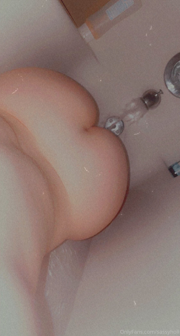 Photo by sassyholly published on July 4,2023 11:00:40 - BestThots