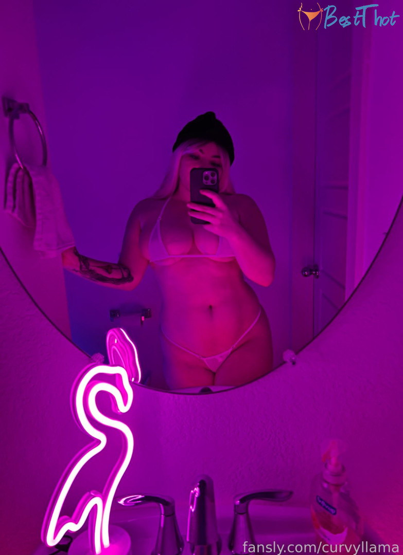 curvyllama #9794576