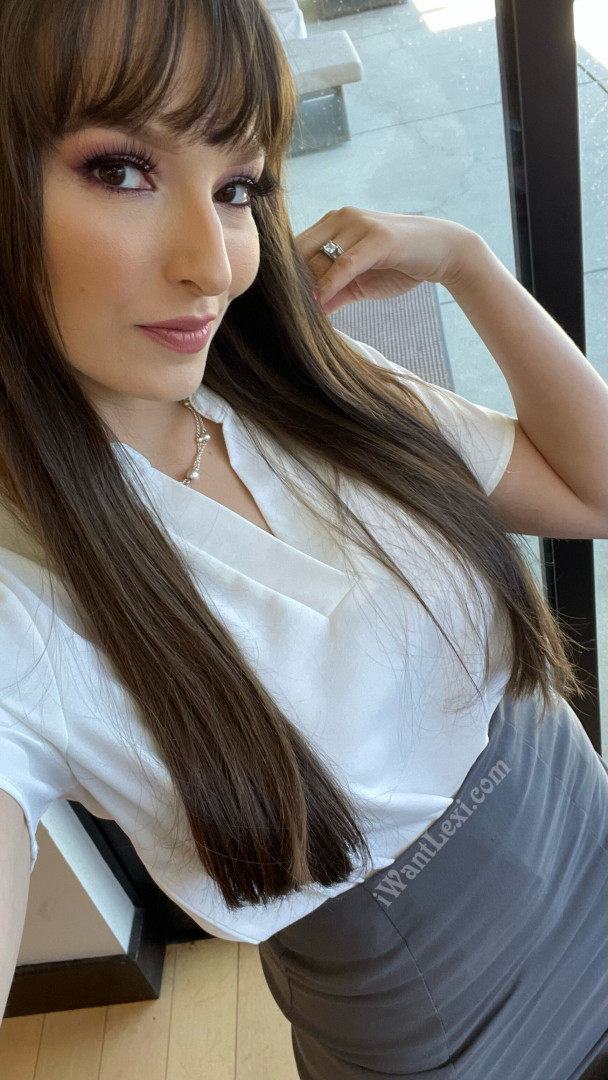 Photo by lexilunaxoxo published on October 17,2023 03:46:02 - BestThots