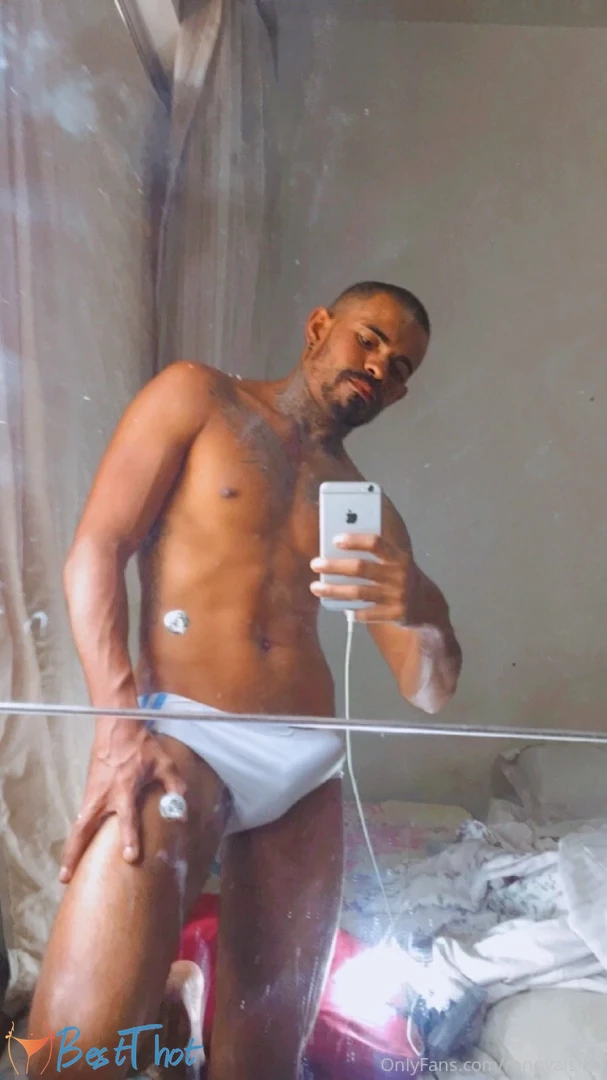 ronnyaislan #9802350