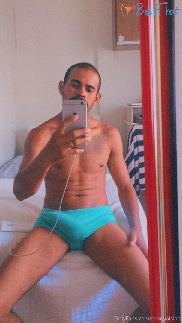 ronnyaislan #9802598