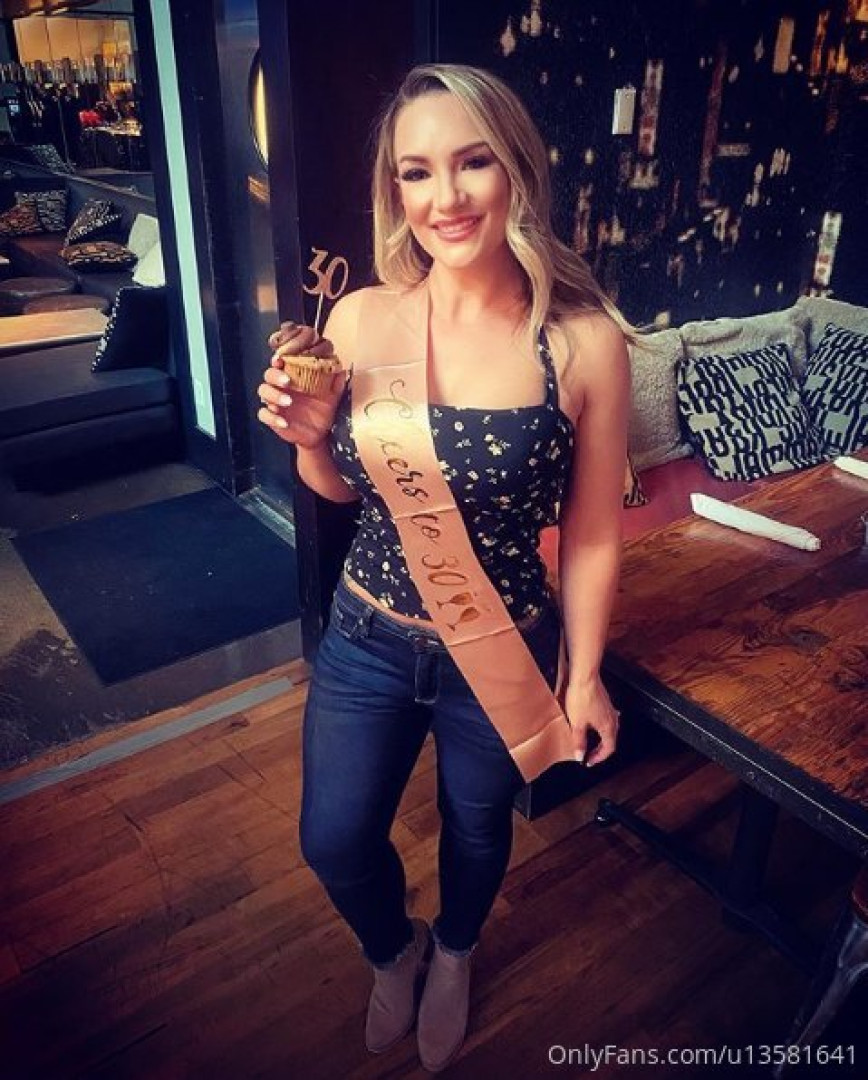 Photo by misscalicarter published on October 15,2023 13:42:52 - BestThots