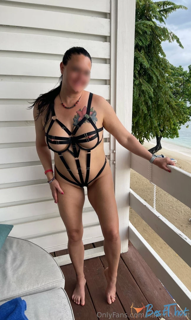 naked-violet #9796855