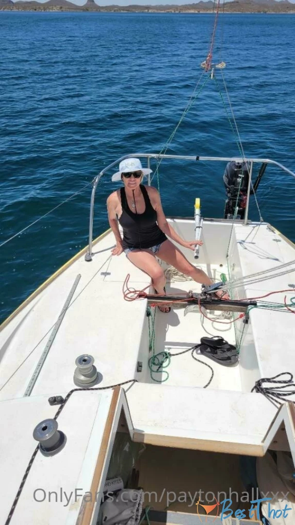 Photo by paytonhallxxx published on January 27,2025 20:00:08 - BestThots