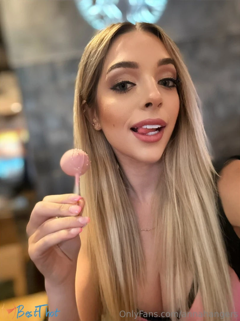 annahangers #9804401