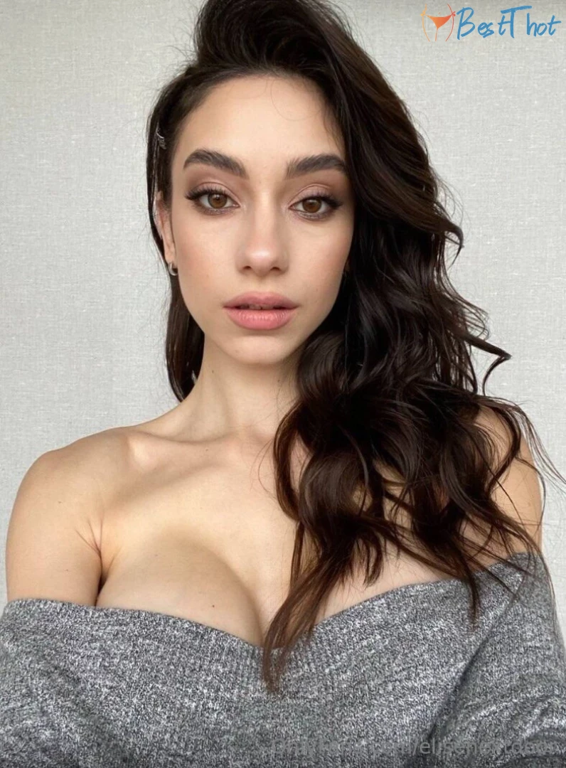 Photo by elisenextdoor published on January 28,2025 13:02:51 - BestThots