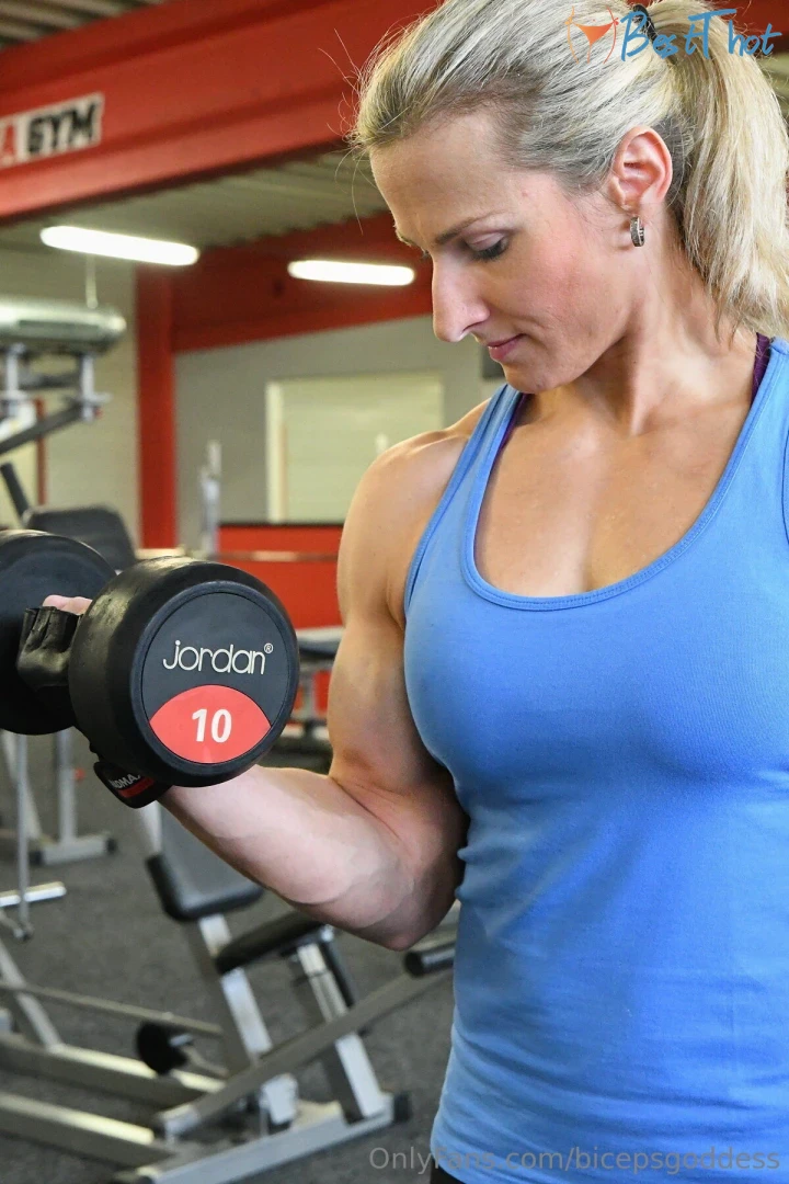 bicepsgoddess #9805272